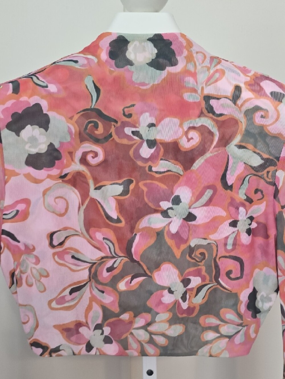 92 Misa Los Angeles Pink Floral Sheer Long-Sleeve Crop Top - Picture 5 of 9